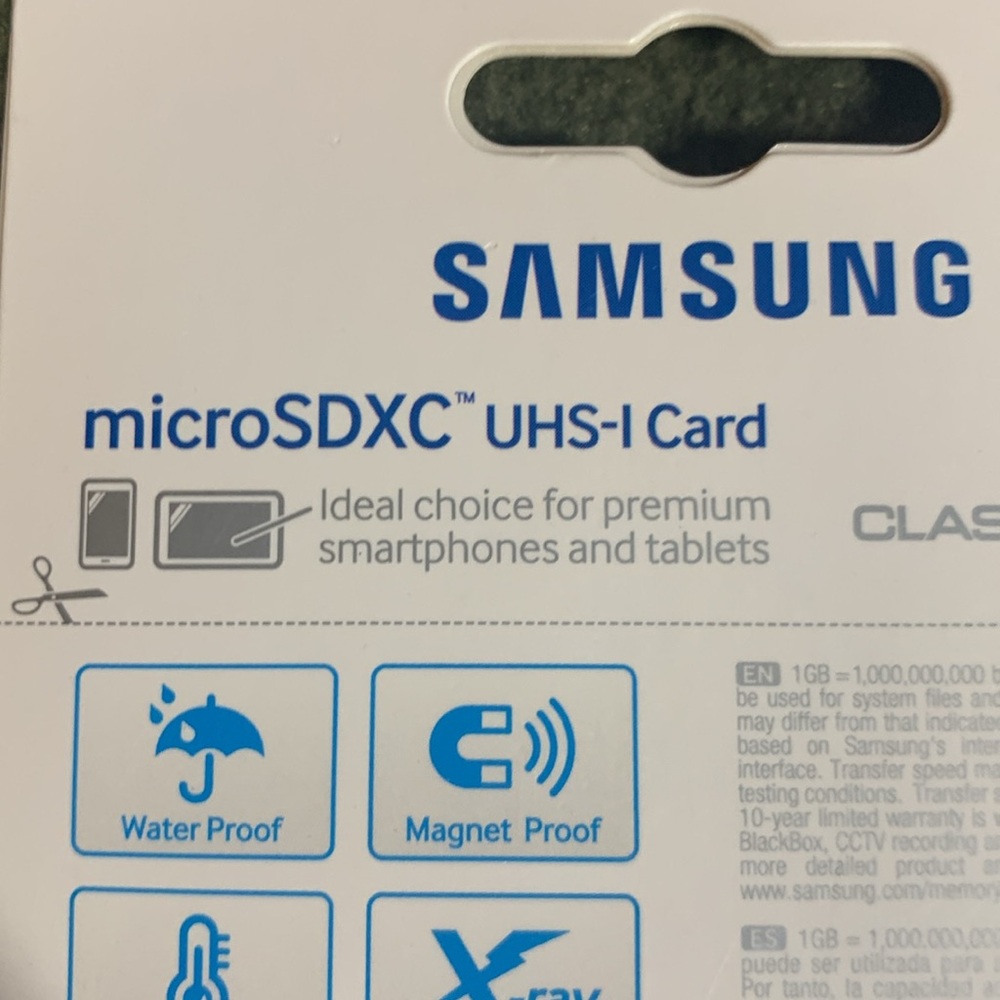 NIP Samsung 64gb EVO Ultra-fast performance. Micro SDXC UHS-I card w/SD adapter - Picture 4 of 4